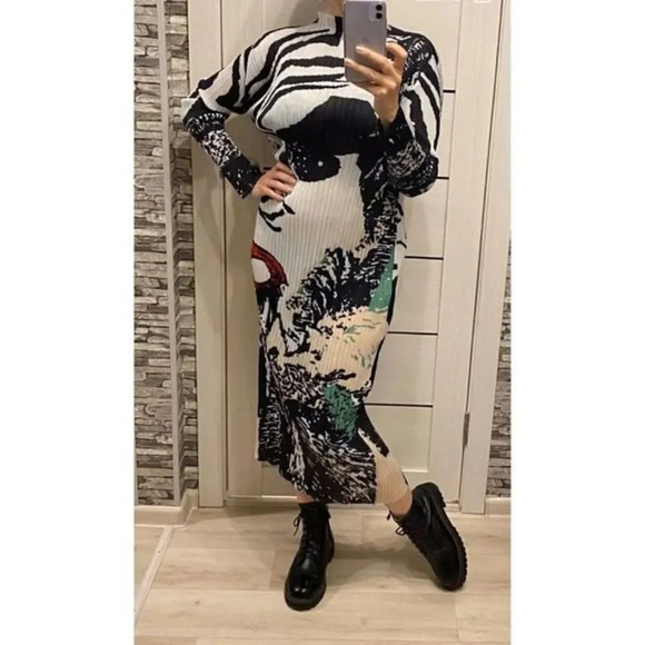 Women pleated colorblock dress NWOT - Picture 3 of 8